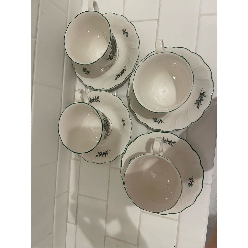 Vintage Nikko Ceramics Christmastime Teacups (4) - Picture 8 of 9